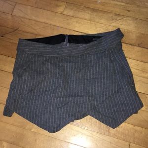 Zara pleated pinstripe grey shorts